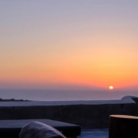 Andronikos Canaves Oia  Luaran gambar